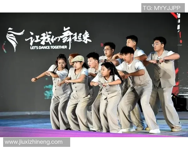 科学街舞灵活性训练方法探索提升舞者表现的有效策略与技巧 科学街舞灵活性训练方法探索提升舞者表现的有效策略与技巧