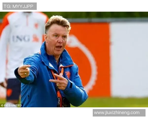 范加尔:曼联正在努力提高状态,相信球队会有所突破 范加尔:曼联正在努力提高状态,相信球队会有所突破